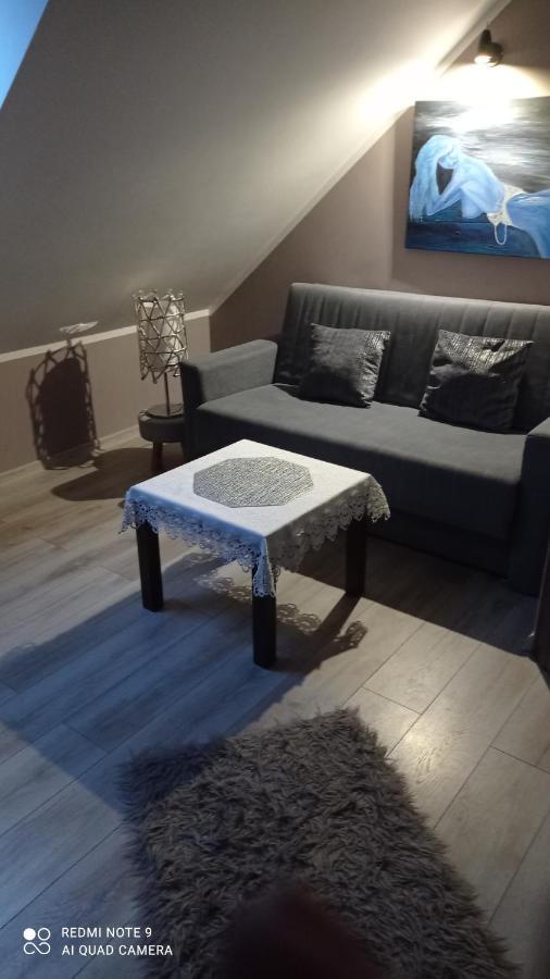 Maly Apartamencik Teo Ревал Екстериор снимка
