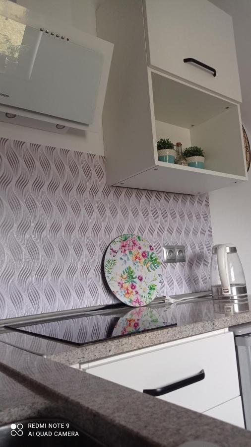 Maly Apartamencik Teo Ревал Екстериор снимка