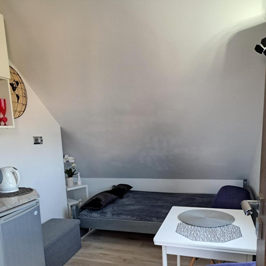 Maly Apartamencik Teo Ревал Екстериор снимка