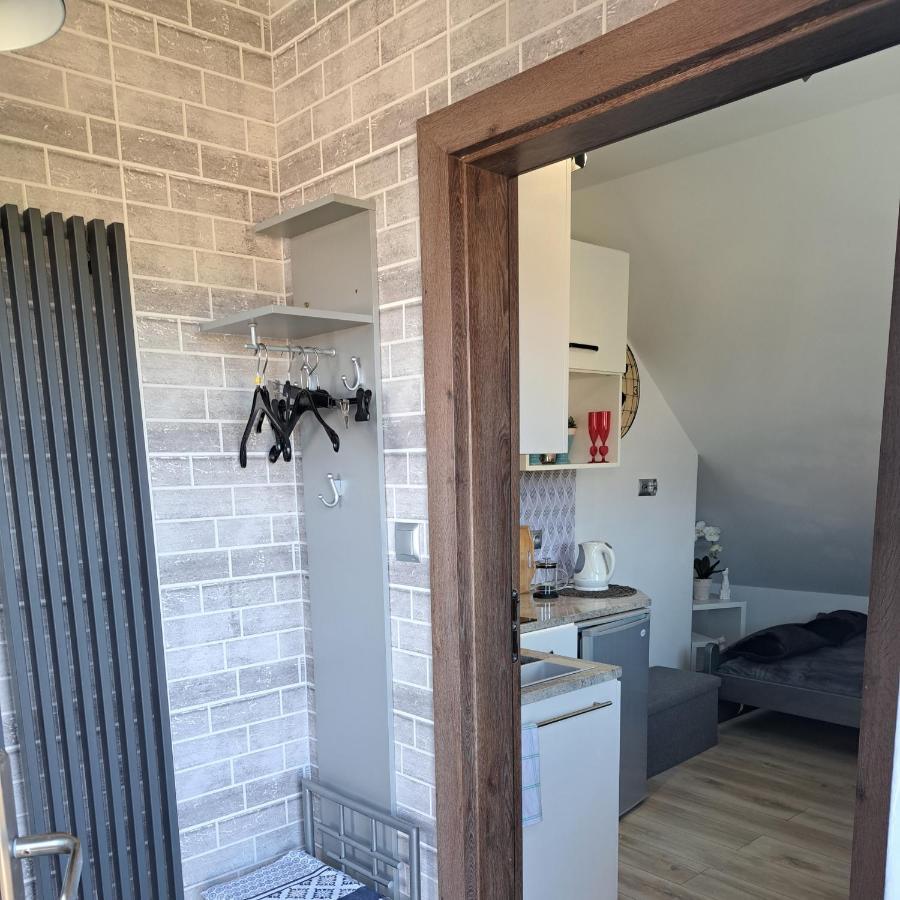 Maly Apartamencik Teo Ревал Екстериор снимка