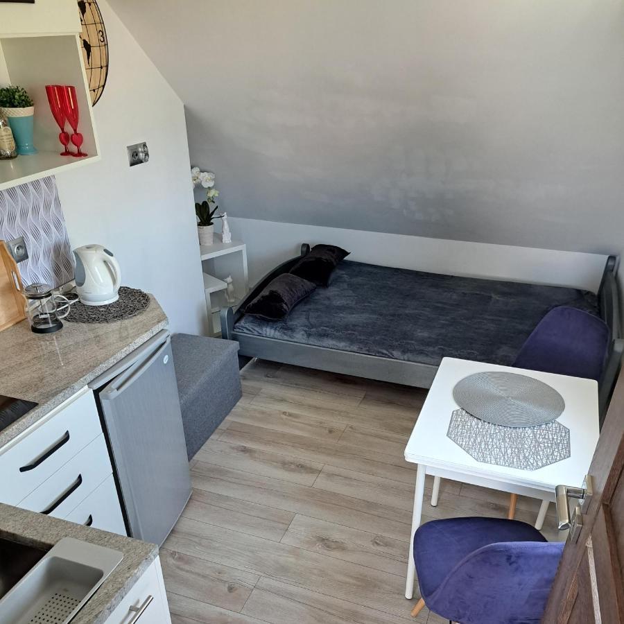Maly Apartamencik Teo Ревал Екстериор снимка