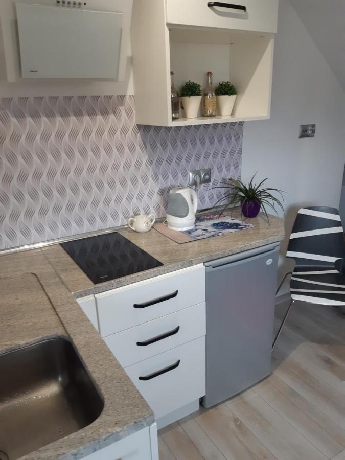 Maly Apartamencik Teo Ревал Екстериор снимка